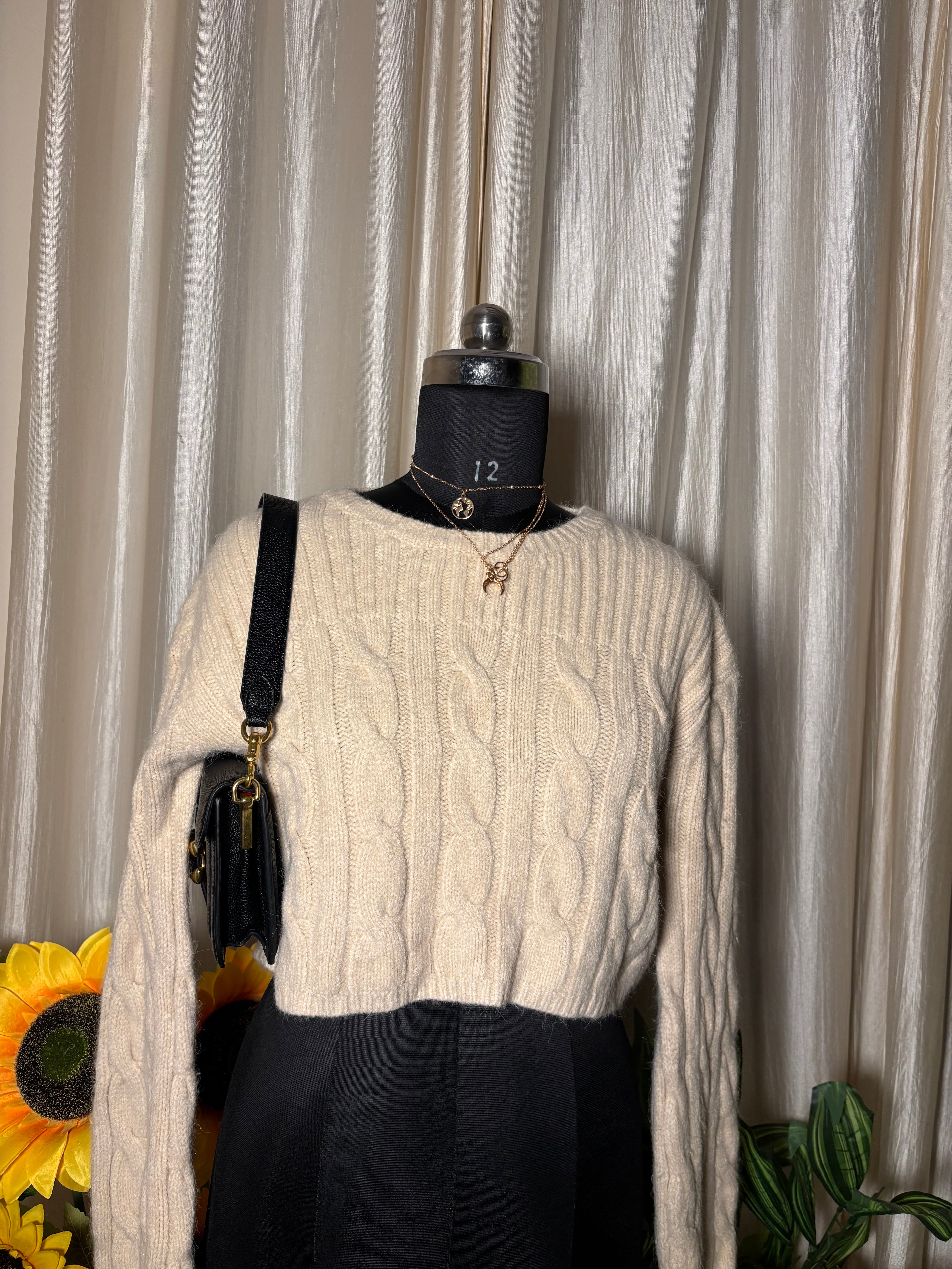 Beige textured pullover (crop oversized)