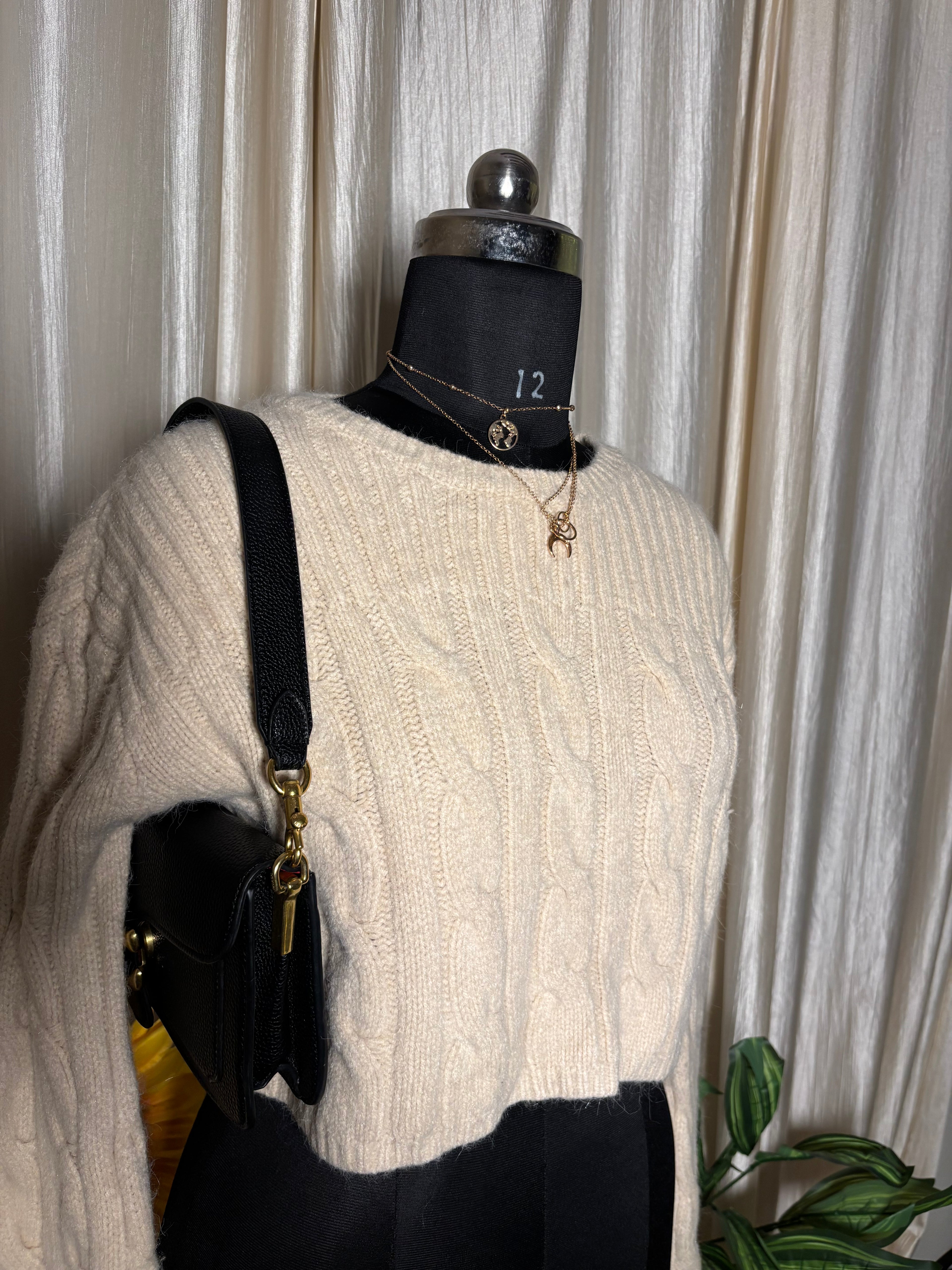 Beige textured pullover (crop oversized)